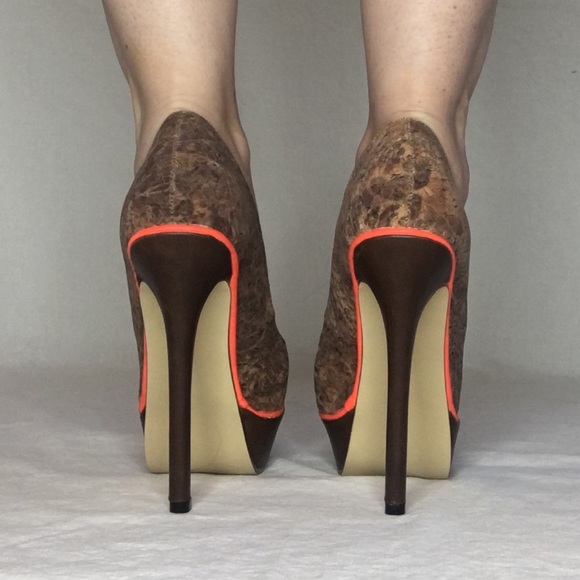 NEW Size 7 Brown corkscrew heels w/ Orange stripe - Picture 4 of 10